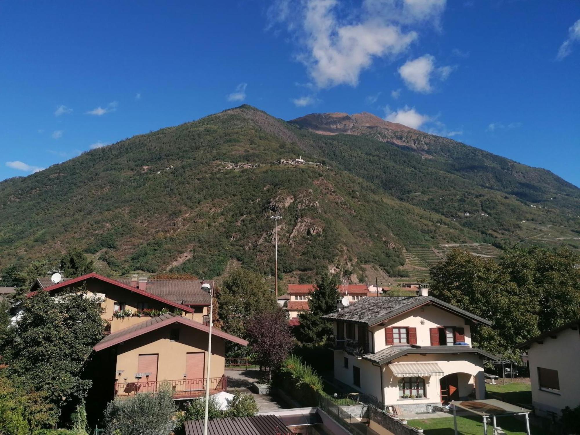 Bernina Views-Tirano Apartment Bagian luar foto